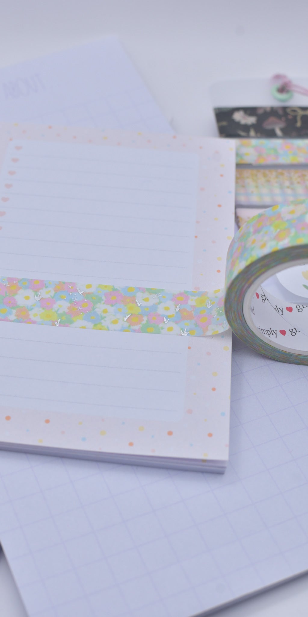 Amostra de Washi Tape - Simply Gilded 15 mm - Spring Ducks Floral Pattern