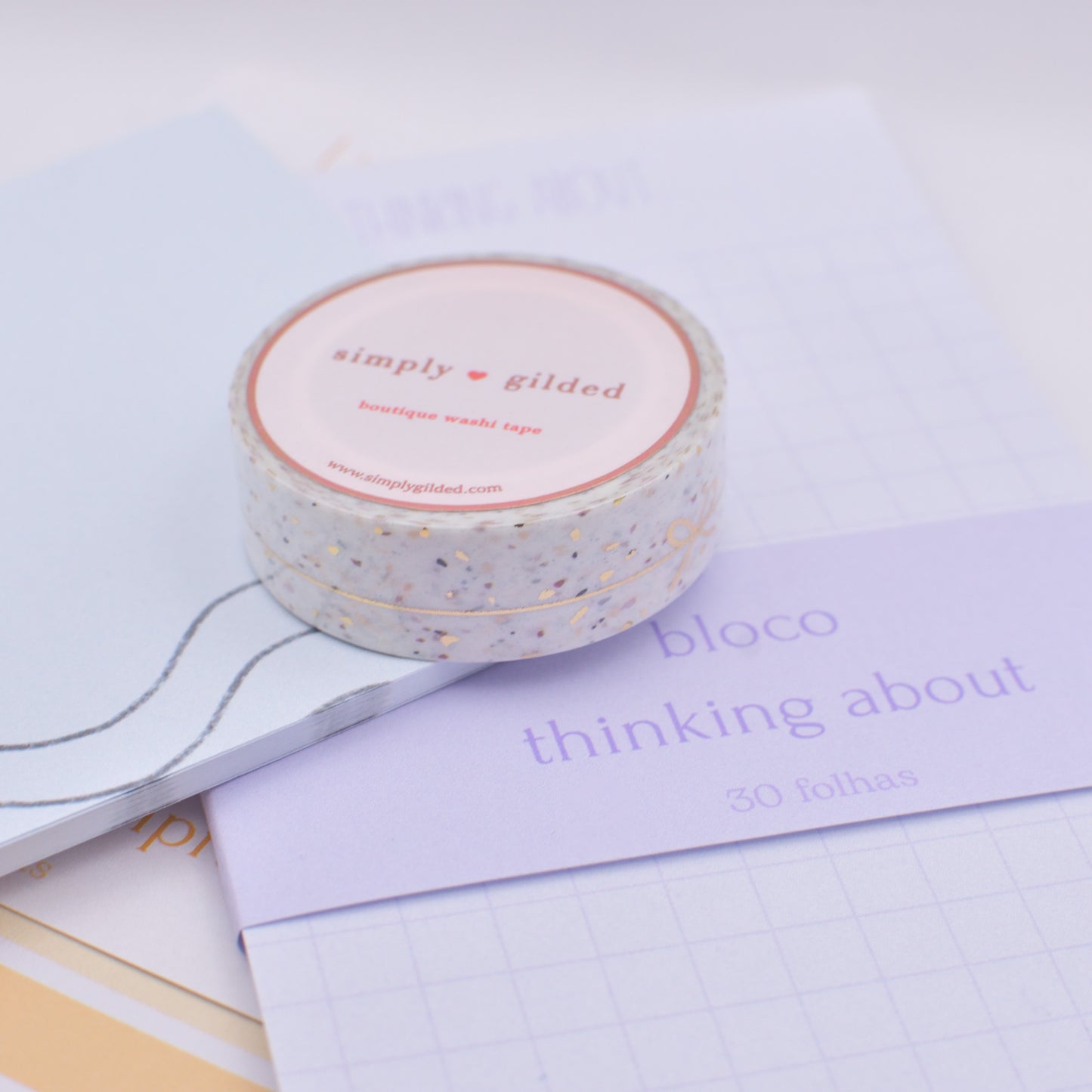 Amostra de Washi Tape - Simply Gilded 15 mm - White Terrazzo Simple Line Bow