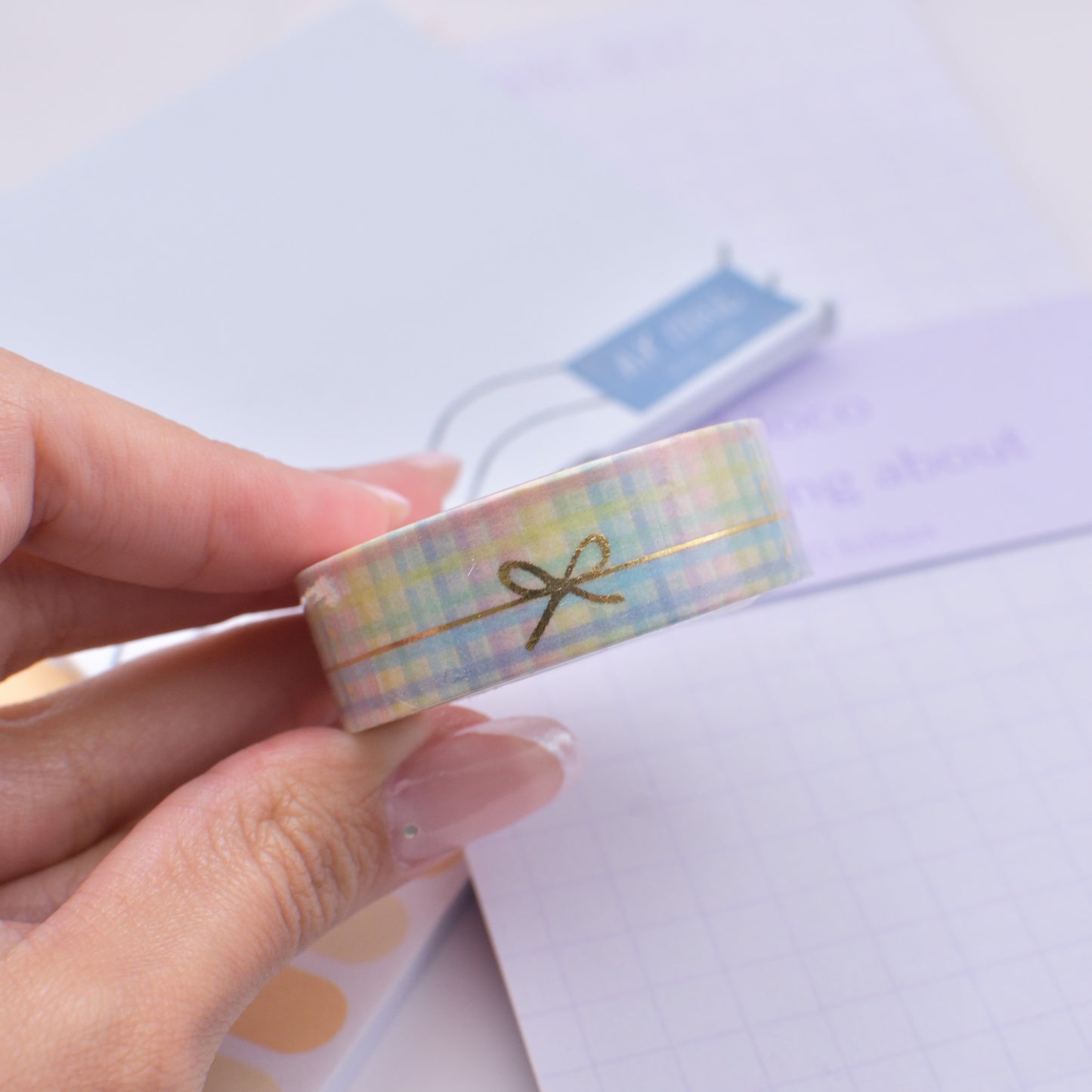 Amostra de Washi Tape - Simply Gilded 15 mm - Rainbow Gingham Simple Bow Line