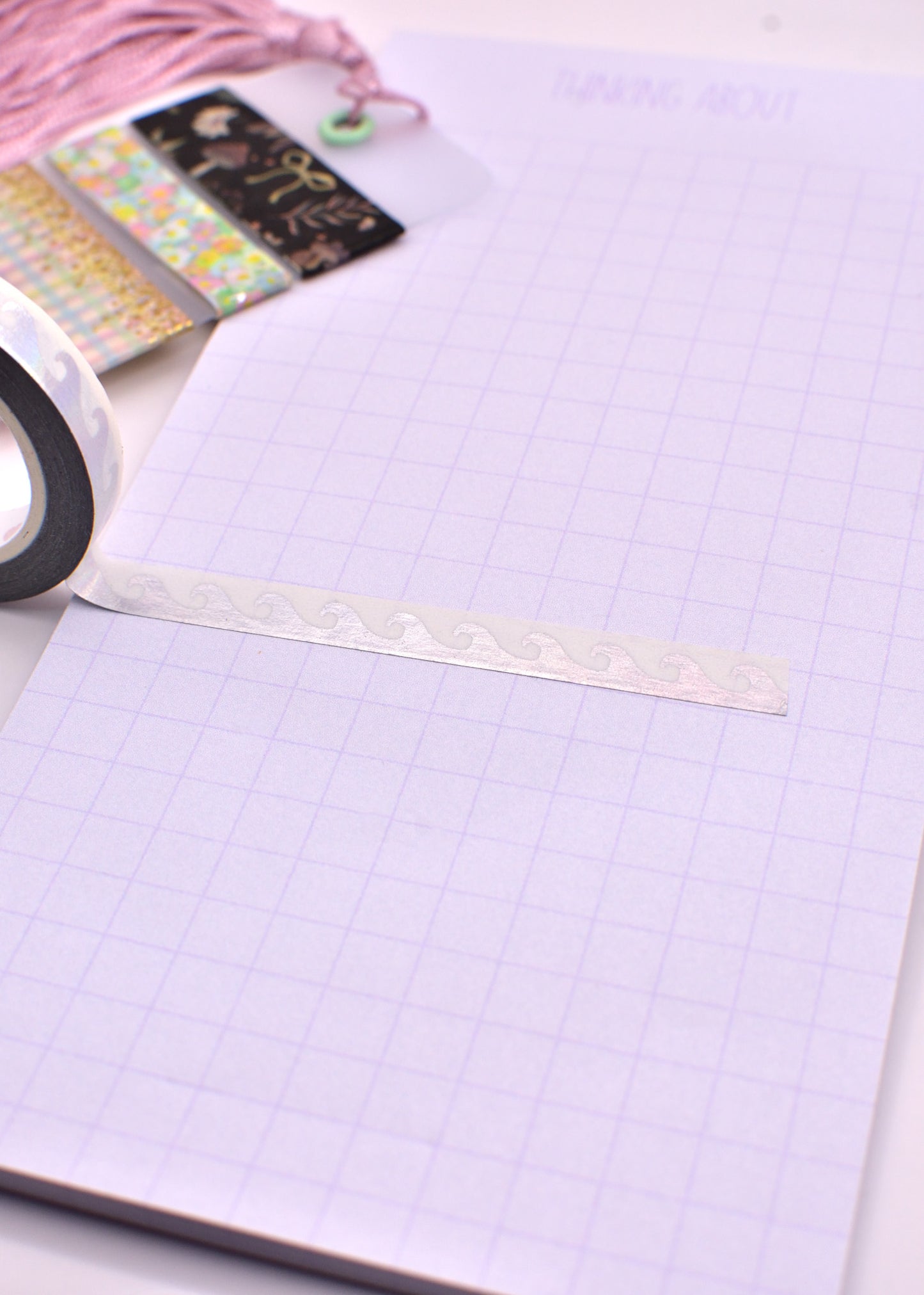 Amostra de Washi Tape - Simply Gilded 7 mm - Ondas Holográfica